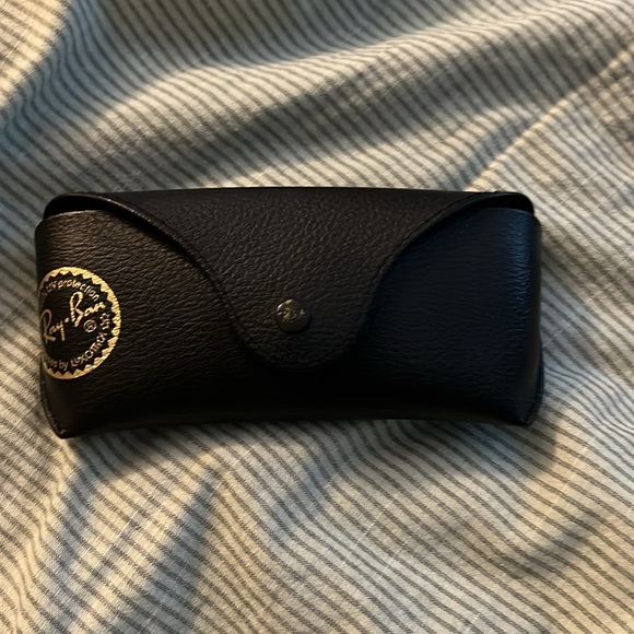 Ray Ban RB 4195 Folding Wayfarers. - Picture 9 of 9